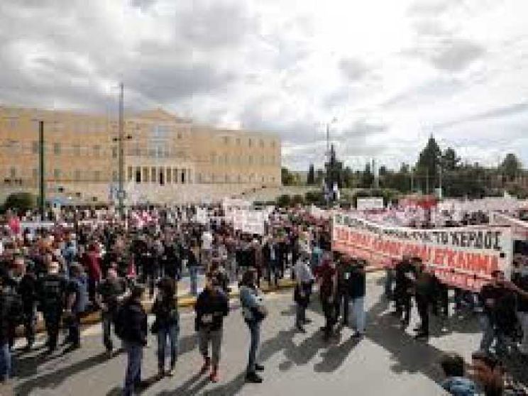 In Grecia sciopero generale contro la giornata infinita di 13 ore