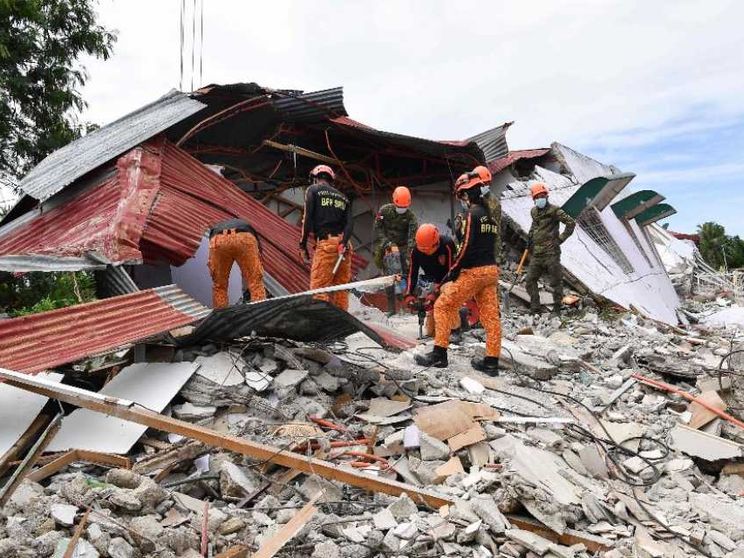 Terremoto devasta le Filippine: oltre settanta i morti