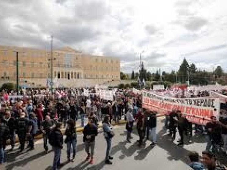 In Grecia sciopero generale contro la giornata infinita di 13 ore