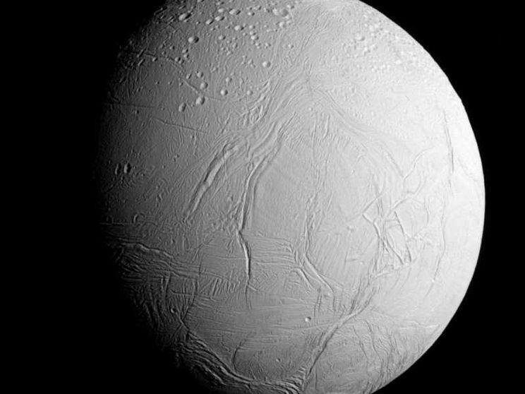 Encelado, nuove tracce di vita sulla luna di Saturno