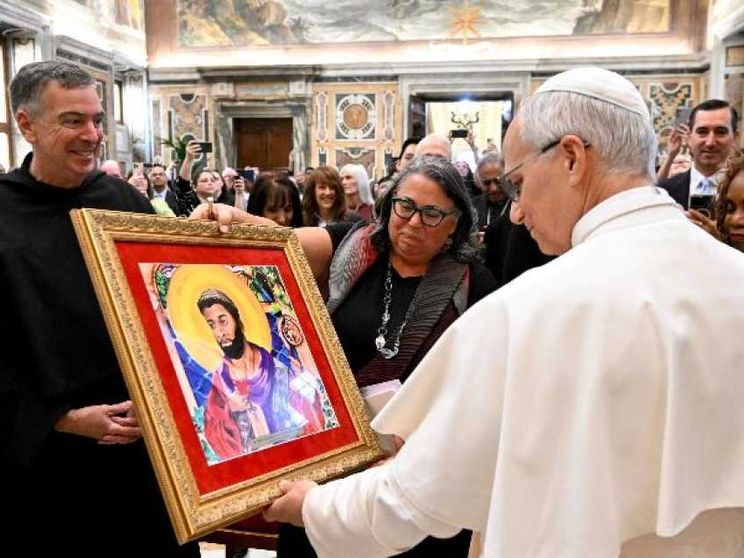 Il Papa: «Migranti e rifugiati, testimoni privilegiati di speranza»