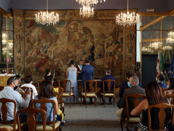 Ai corsi laici per fidanzati (che fanno il tutto esaurito) manca ancora una proposta di senso