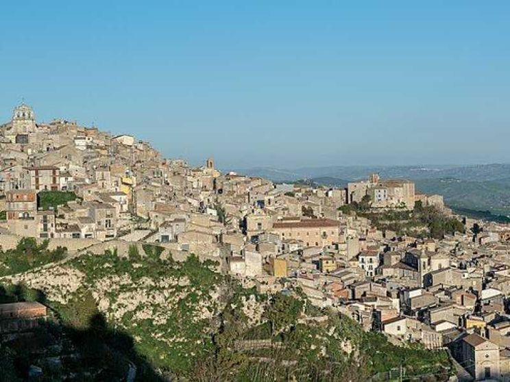 Mussomeli superstar: così i borghi a un euro stanno diventando famosi nel mondo