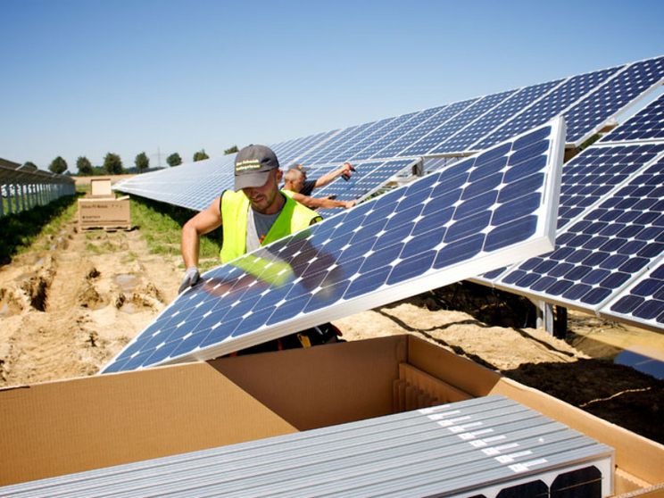 La corsa alle fonti rinnovabili di energia s'è fermata. C'entrano Trump e la Cina