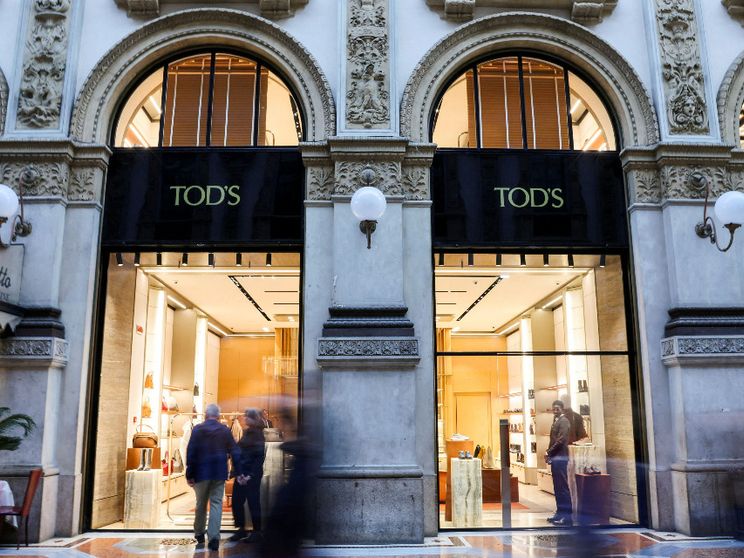 «Caporalato negli opifici cinesi»: l'accusa contro Tod's