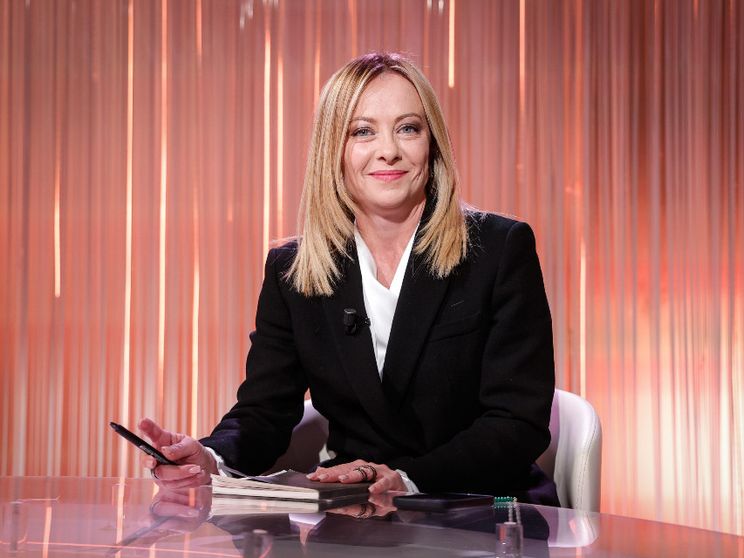 Nell'immagine un fotogramma della trasmissione RAI "Cinque minuti” il 7 ottobre con Giorgia Meloni