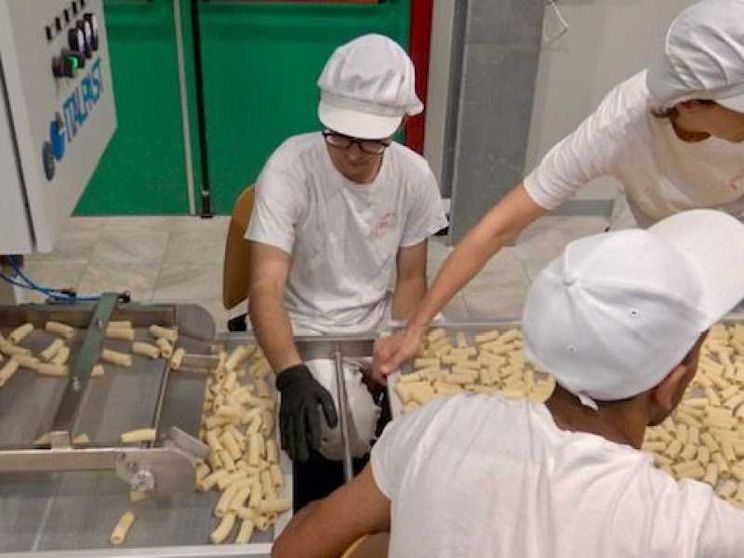 Dal carcere alla pasta: i ragazzi di Casal del Marmo e quel sogno chiamato “Futuro”