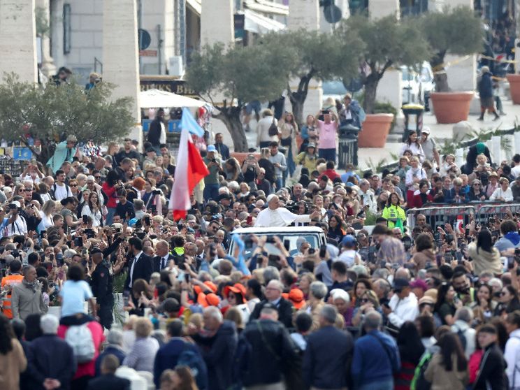 Leone XIV: essere segni di speranza e pace in un mondo disperato