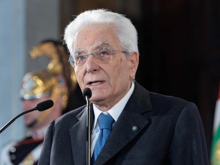 Salari e contratti-pirata, allarme di Mattarella