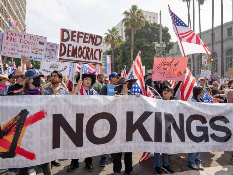 Negli Usa è un altro «No kings day»: 2.600 cortei anti-Trump