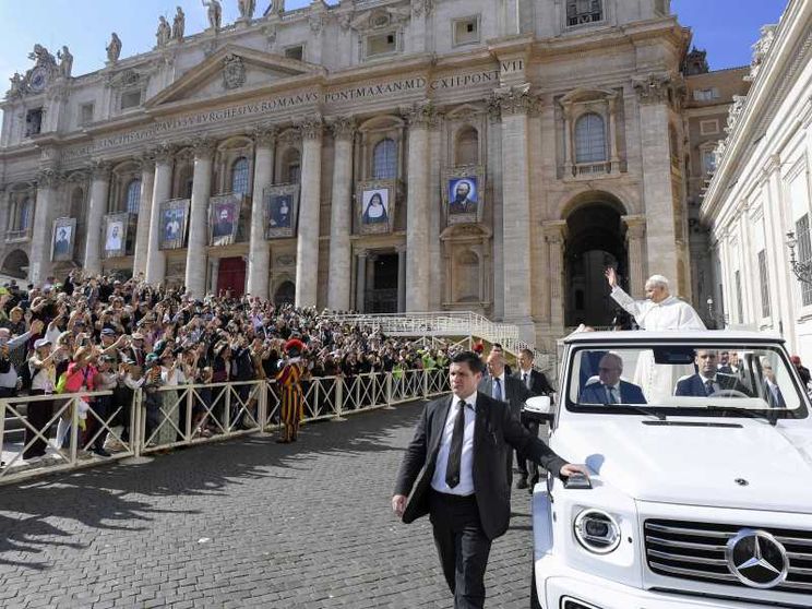 Bartolo Longo e gli altri nuovi santi. Il Papa: non eroi, ma amici di Cristo