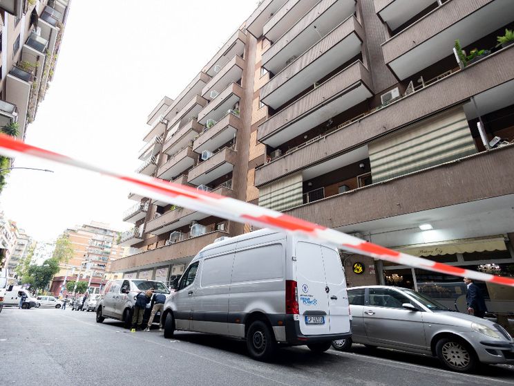 Nella foto l'immagine la via dell'incidente al bimbo precipitato dal balcone
