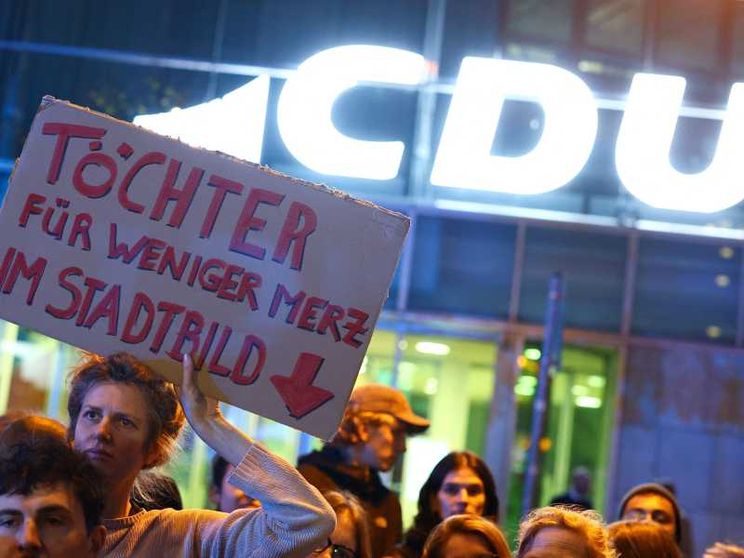 La sterzata a destra di Merz spacca la Cdu e l'Afd incassa