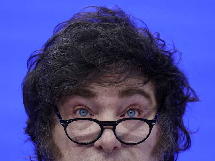Il presidente Milei e il suo partito sono in calo nei sondaggi in vista delle elezioni politiche di domenica/ Reuters