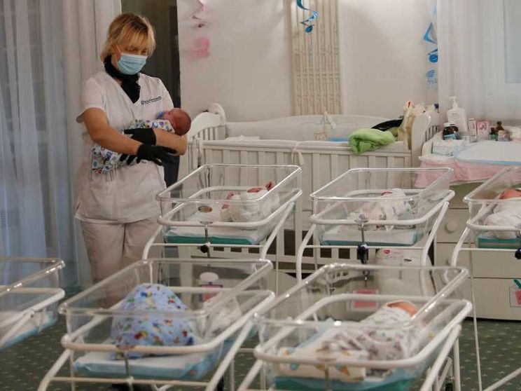 L'Hotel Venice di proprietà della clinica BioTexCom a Kiev, in Ucraina con i bimbi nati con la maternità surrogata