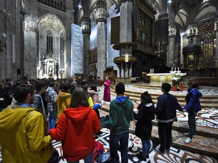 Cammino, ascolto, preghiera: a Milano per i ragazzi torna la Notte dei Santi