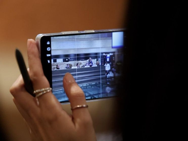 Uno dei giovani in Università Cattolica durante la presentazione dell'indagine del Cremit