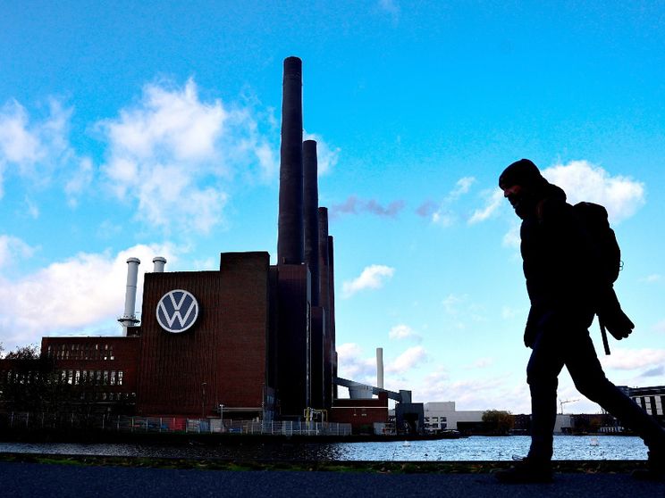 Volkswagen a rischio: Ue in bilico nella guerra dei chip