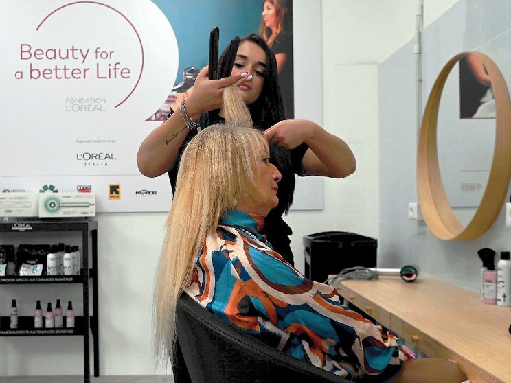 A Milano il primo salone solidale di bellezza per gli invisibili