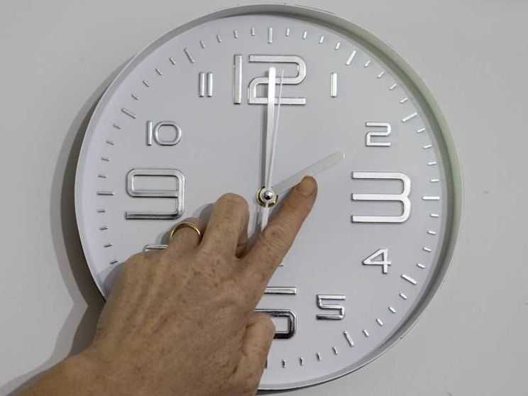 Torna l'ora solare, vantaggi o svantaggi?