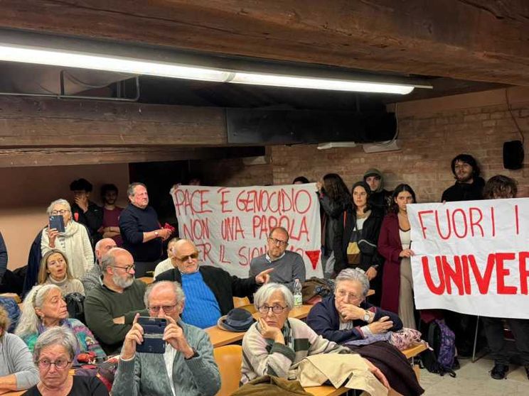 L'incontro con Fiano a Venezia è stato impedito dai pro-Pal