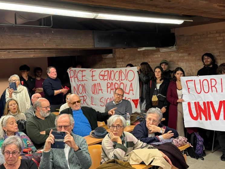 L'incontro con Fiano a Venezia è stato impedito dai pro-Pal