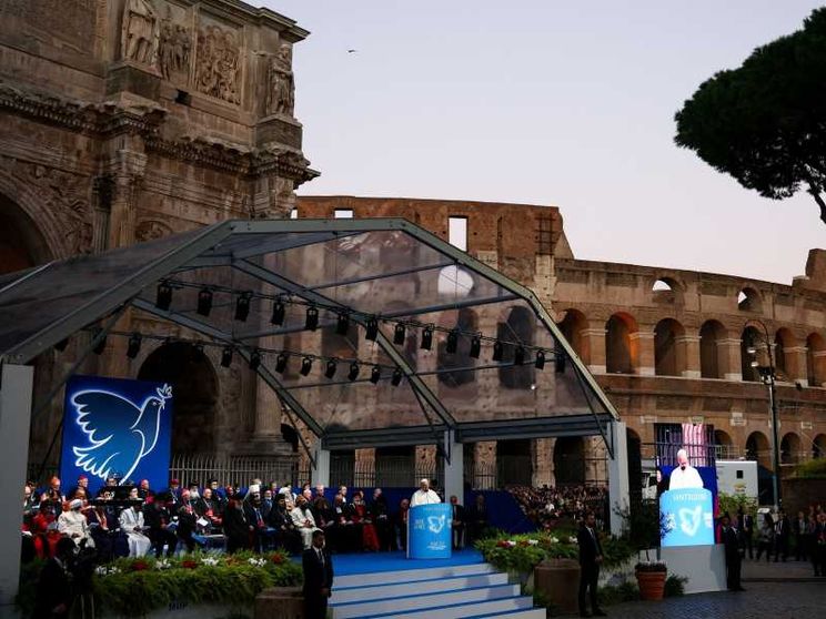 Il grido del Papa: «Basta guerre con cumuli di morti, distruzioni, esuli»