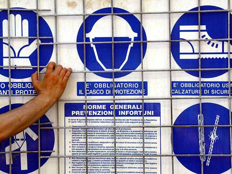 Cartelli segnaletici per la sicurezza sul posto di lavoro