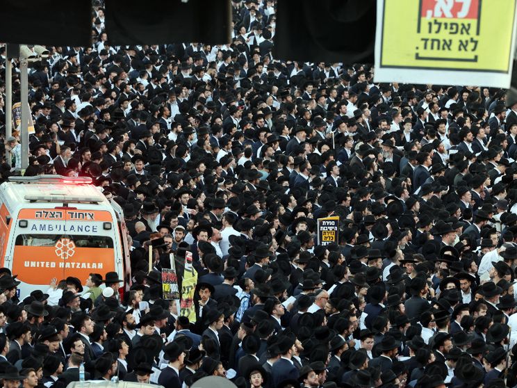 Duecentomila ortodossi invadono Gerusalemme: no alla leva