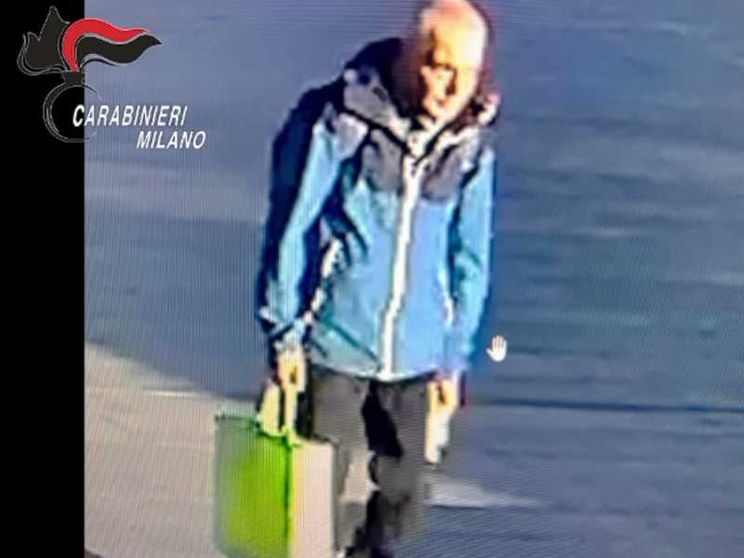 Manager accoltellata in centro a Milano: c'è l'identikit
