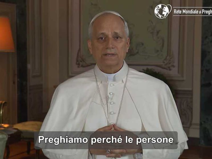 Leone XIV: «La nostra preghiera per chi combatte con pensieri suicidi»