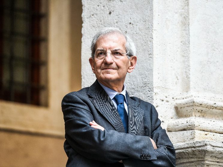 Violante: la vita umana, laicamente sacra. Non c’è un “diritto di morire”