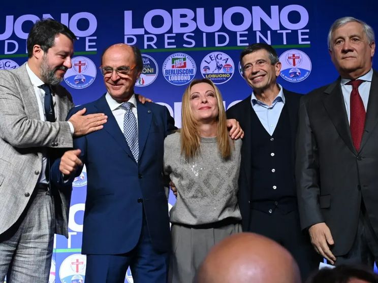 Meloni: «Aiutiamo i redditi più alti? Ci vuole coraggio a dire cose del genere»