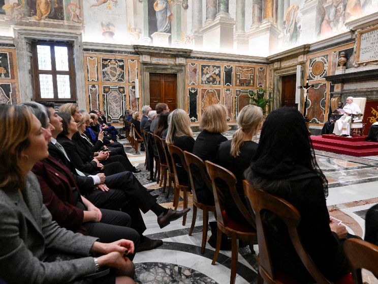 Il Papa durante l'udienza coi partecipanti al convegno promosso dalla Fondazione Child / Osservatore Romano