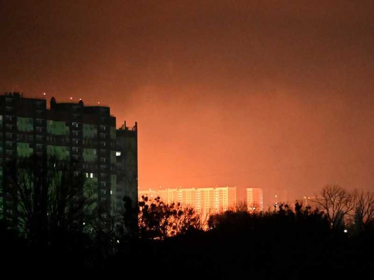 Raid russo su Kiev: vittime, feriti e 30 edifici colpiti in 9 quartieri