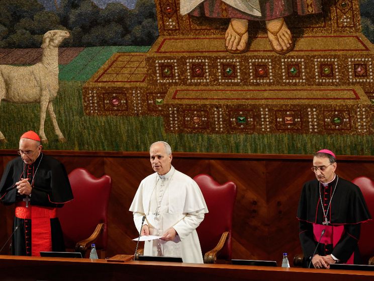 Il Papa: la Chiesa non è solo pastorale. Urgente pensare fede e cultura