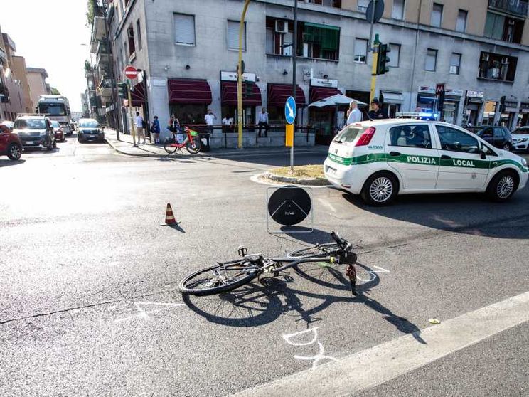 «Vuoi la patente? Devi saper guidare la bici»