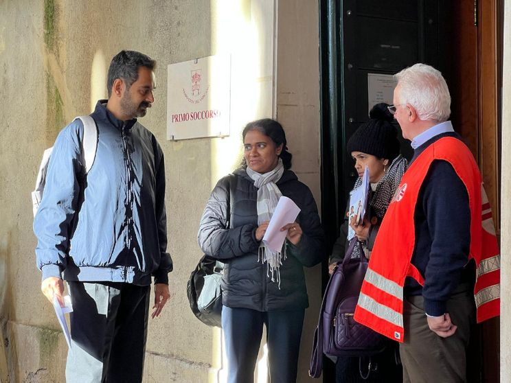«Noi, poveri, ritroviamo la dignità negli ambulatori dei Papi»