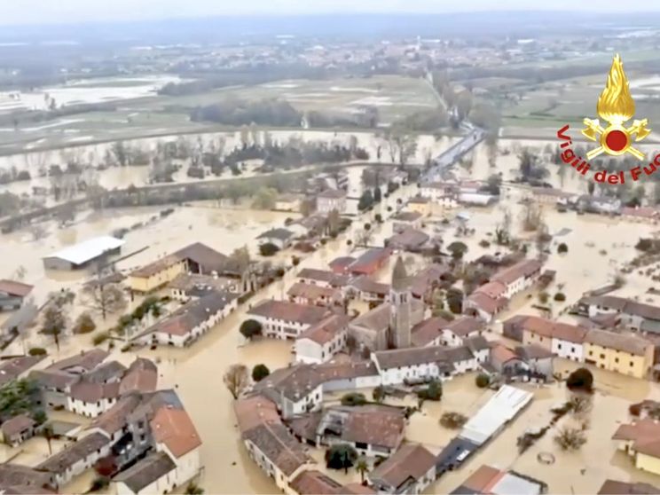 È di nuovo allarme maltempo. E il Friuli Venezia Giulia è sott'acqua. Due morti