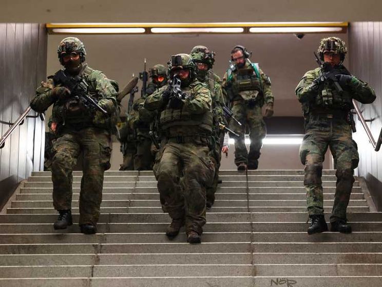 Corridoi per le truppe: la Schengen militare costa 100 miliardi