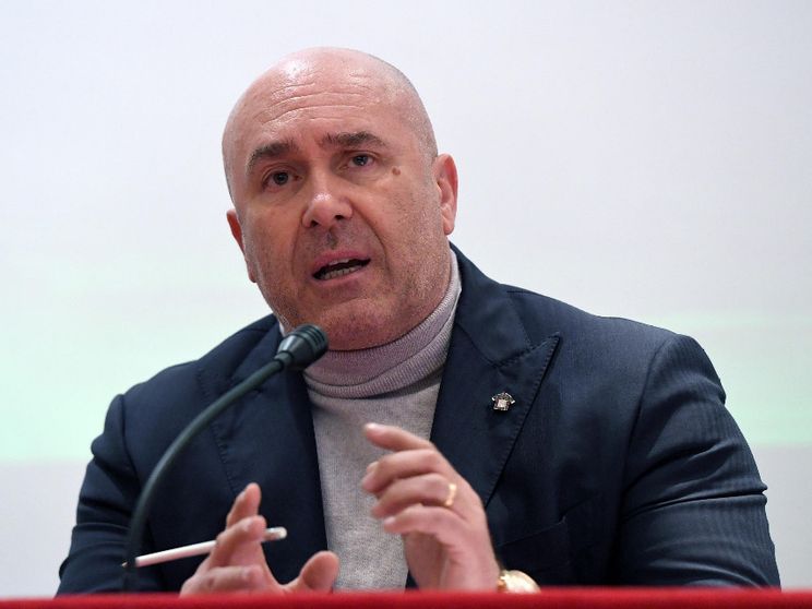 Tra liti ed eccessi, perché Bandecchi corre da solo in Campania