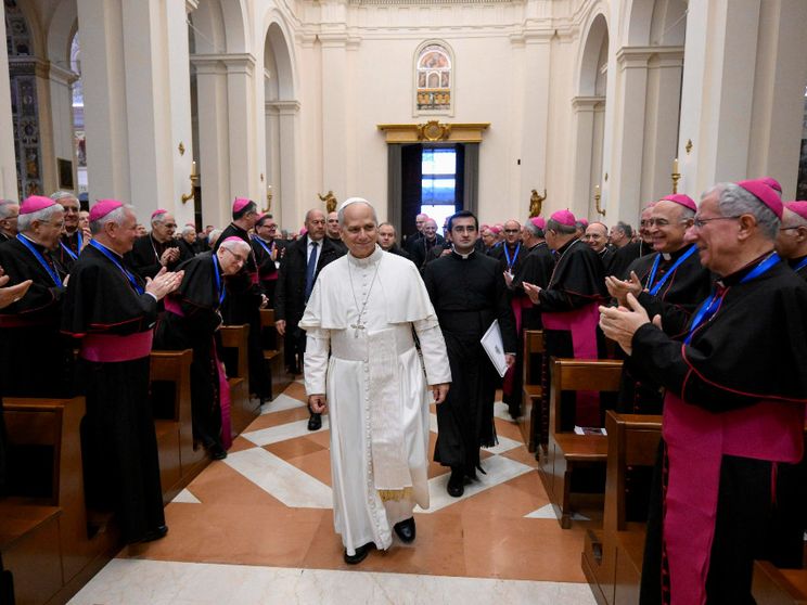 Dalle diocesi al digitale, il Papa indica la rotta alla Chiesa italiana