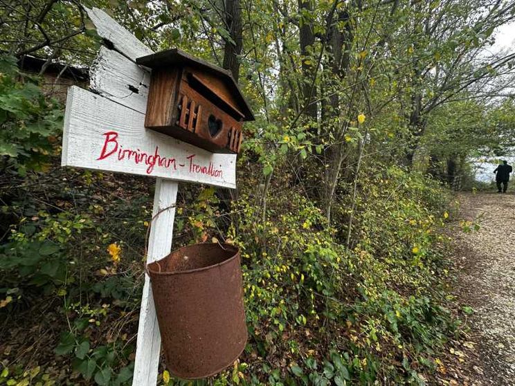 L'ingresso della casa nel bosco a Palmoli