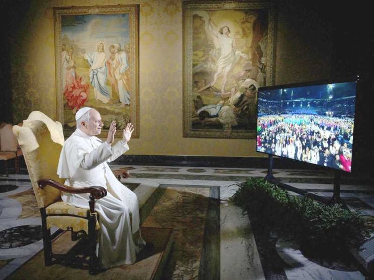 Un momento del dialogo tra i ragazzi americani e papa Leone XIV / VATICAN MEDIA