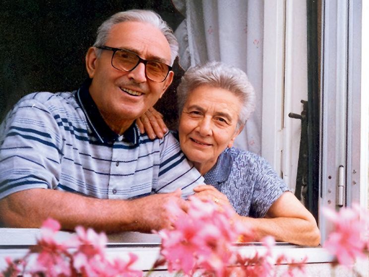 Albertina e Silvio alla finestra di casa