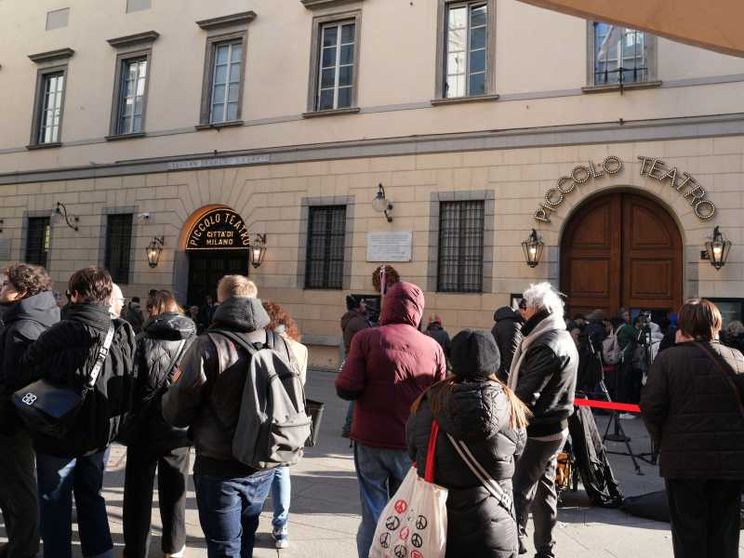 L'omaggio di Milano a Ornella Vanoni: oggi i funerali