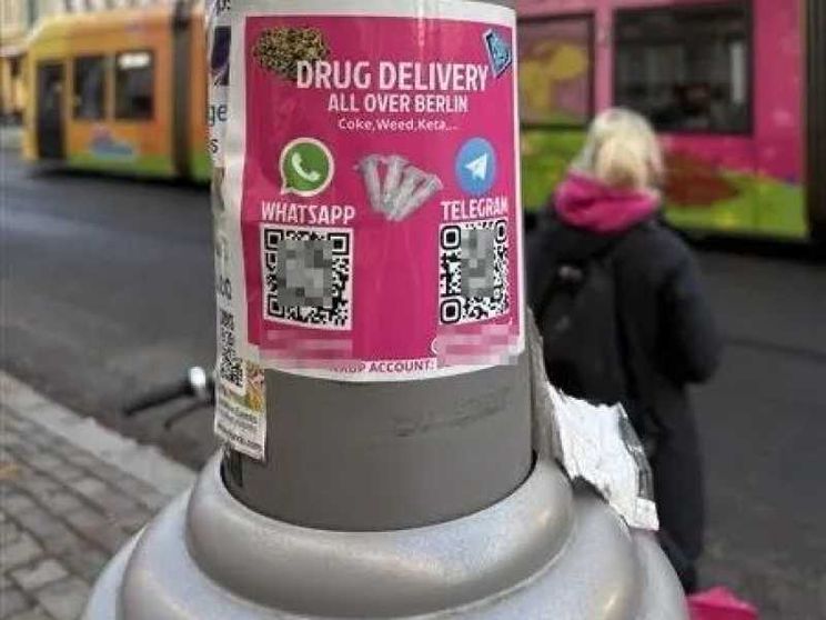Choc a Berlino: cartelli con il Qr code per lo spaccio di droga