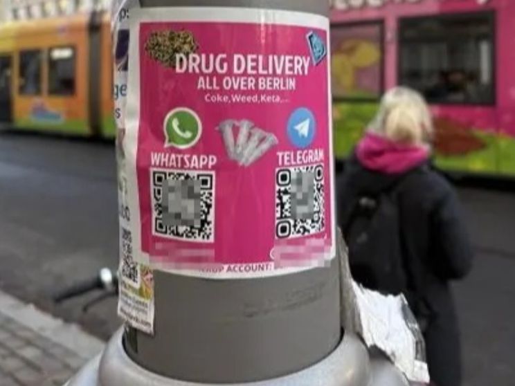 Choc a Berlino: cartelli con il Qr code per lo spaccio di droga