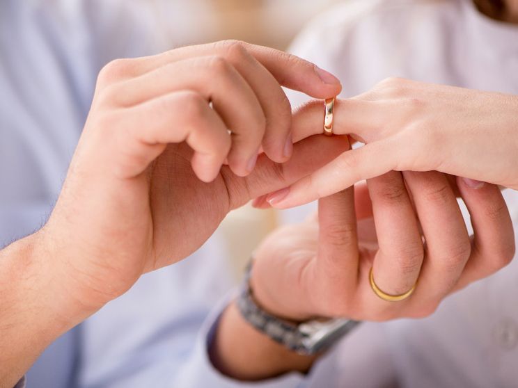 Legami fragili, storie piccole. Perché “perdere tempo” con il matrimonio?