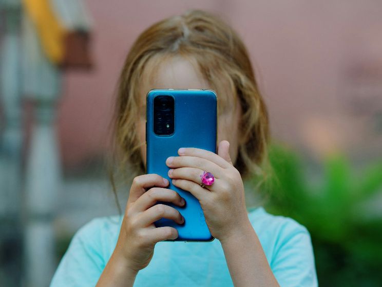 Social network solo dai 16 anni in su: cosa ha deciso la Ue